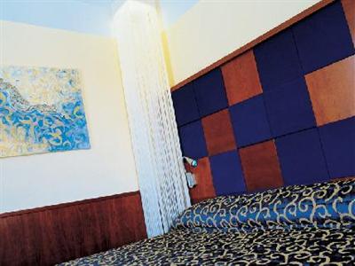 Color Hotel