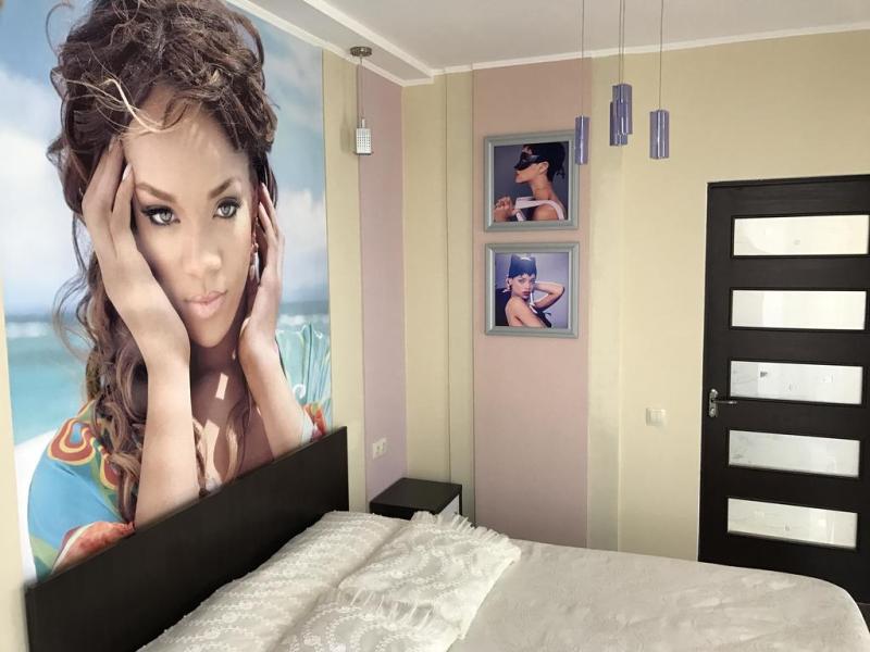 Rock Hotel First Line