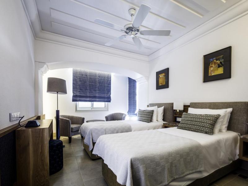 Columbia Beach Resort