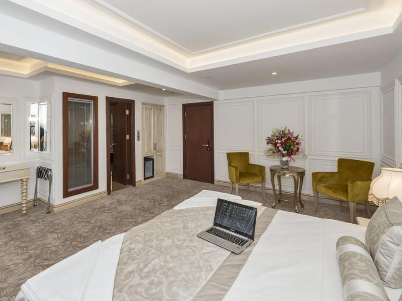 Escardin Hotel