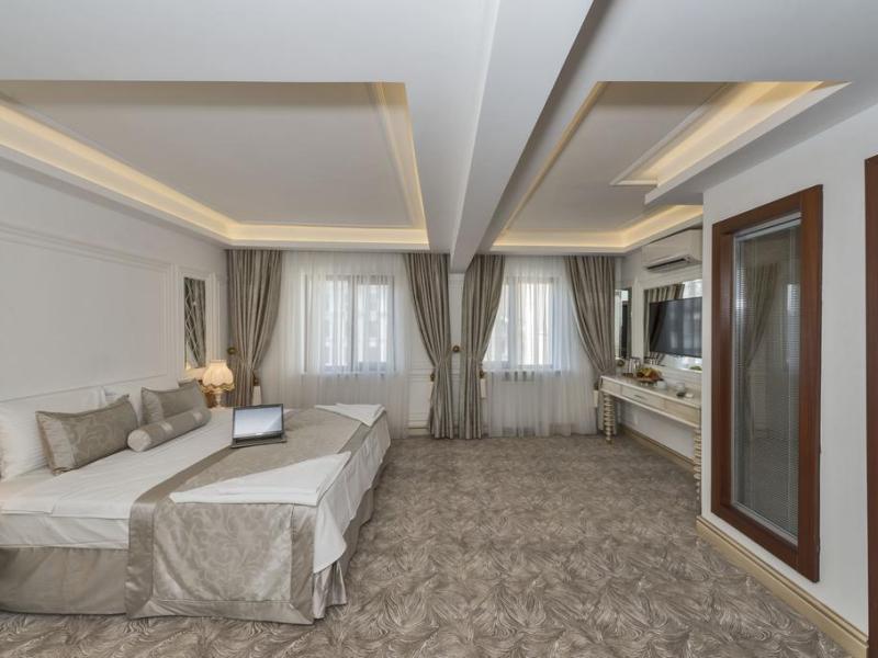 Escardin Hotel