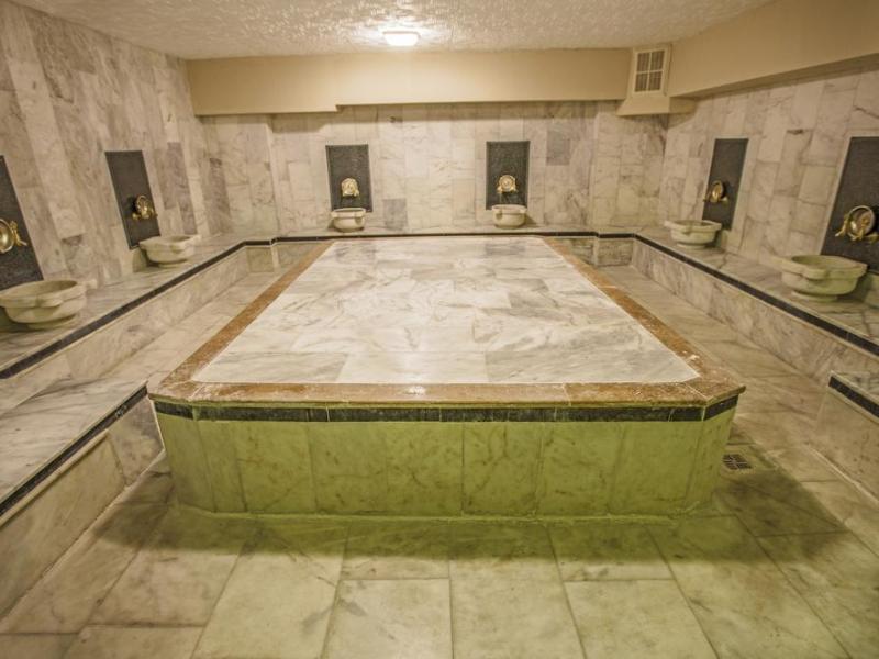 Comet Hotel & Resort