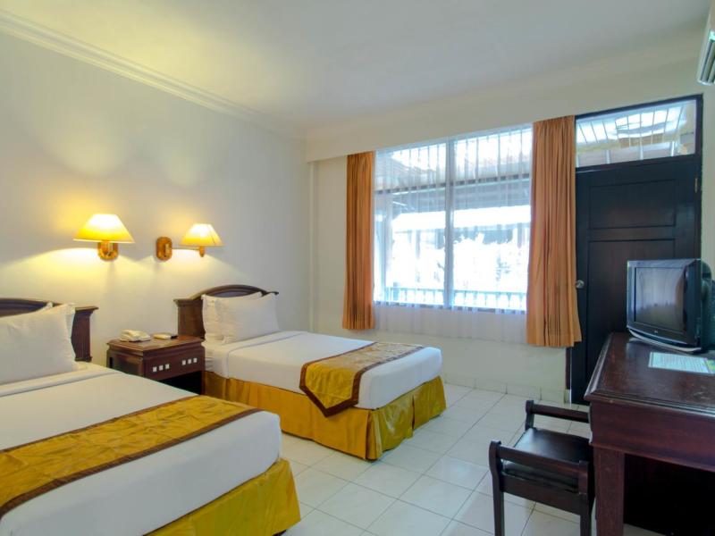 RedDoorz @ Raya Pantai Kuta