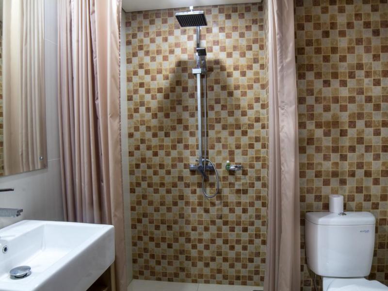 RedDoorz @ Raya Pantai Kuta