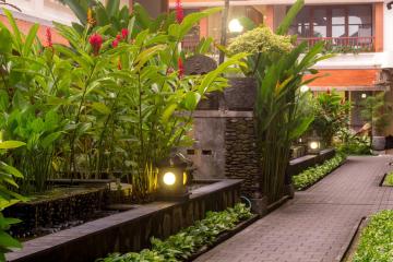 Отель RedDoorz @ Raya Pantai Kuta Индонезия, Кута, фото 22