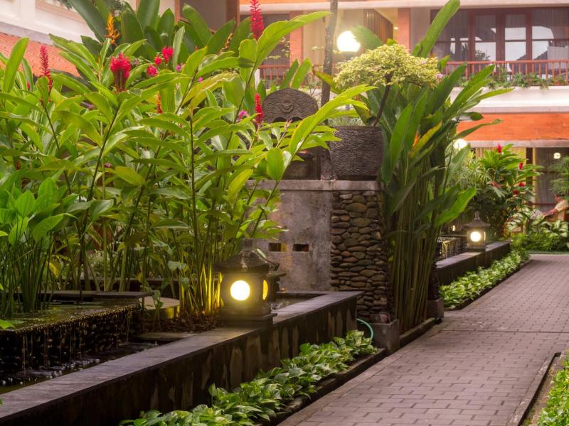 RedDoorz @ Raya Pantai Kuta