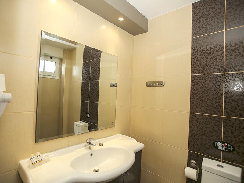 Royal Hotel and Suites