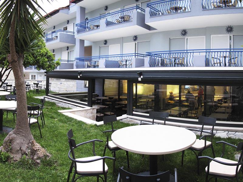 Royal Hotel and Suites