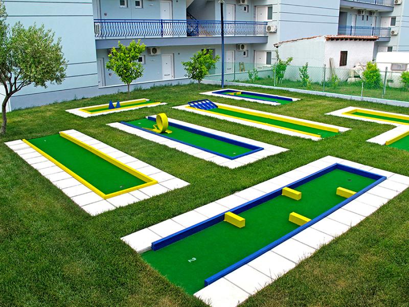 Royal Hotel and Suites