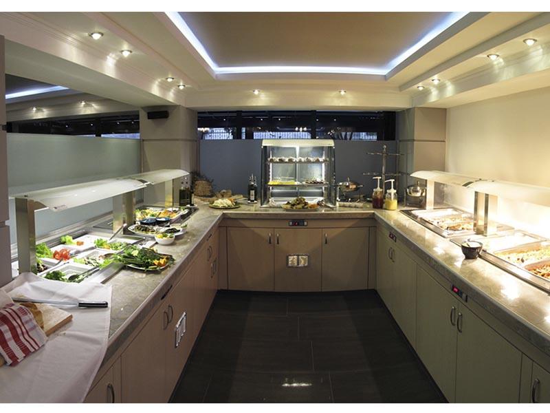 Royal Hotel and Suites