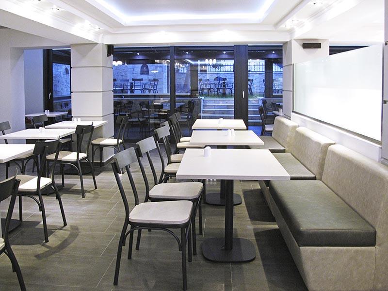 Royal Hotel and Suites