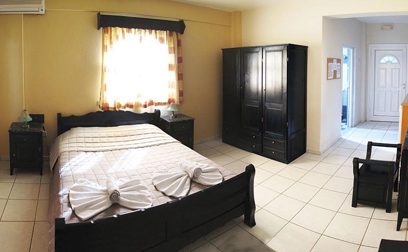 Royal Hotel and Suites