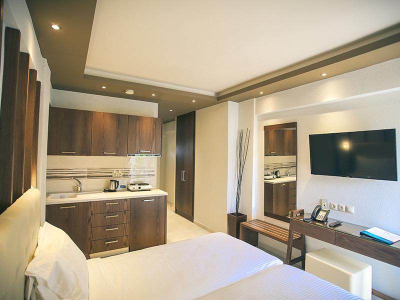 Royal Hotel and Suites