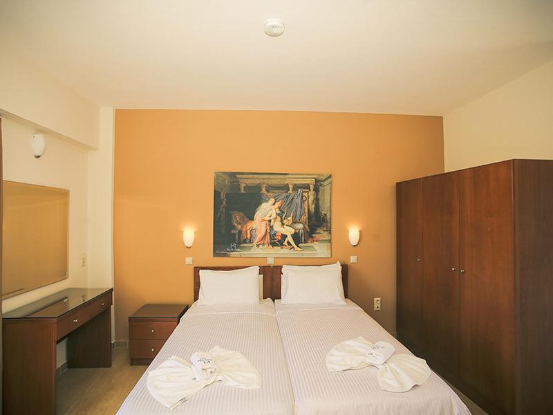 Royal Hotel and Suites