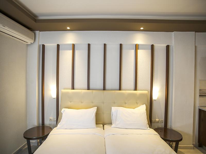 Royal Hotel and Suites