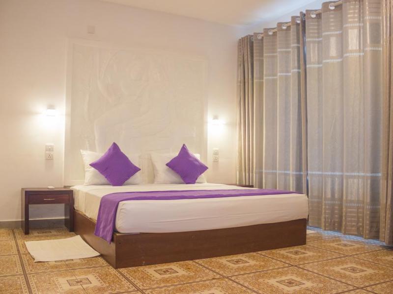 Lucky Seven Hikkaduwa