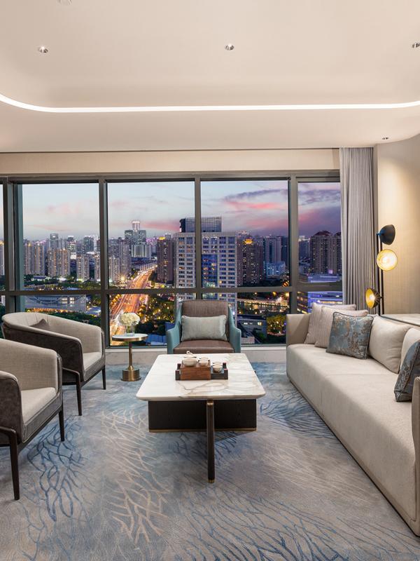 Hualuxe Shanghai Changfeng Park by IHG 