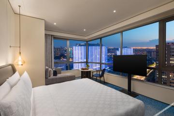 Отель Hualuxe Shanghai Changfeng Park by IHG  Китай, Шанхай, фото 16