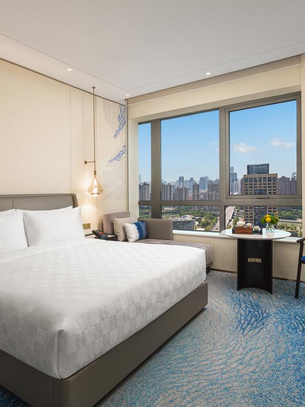 Hualuxe Shanghai Changfeng Park by IHG 
