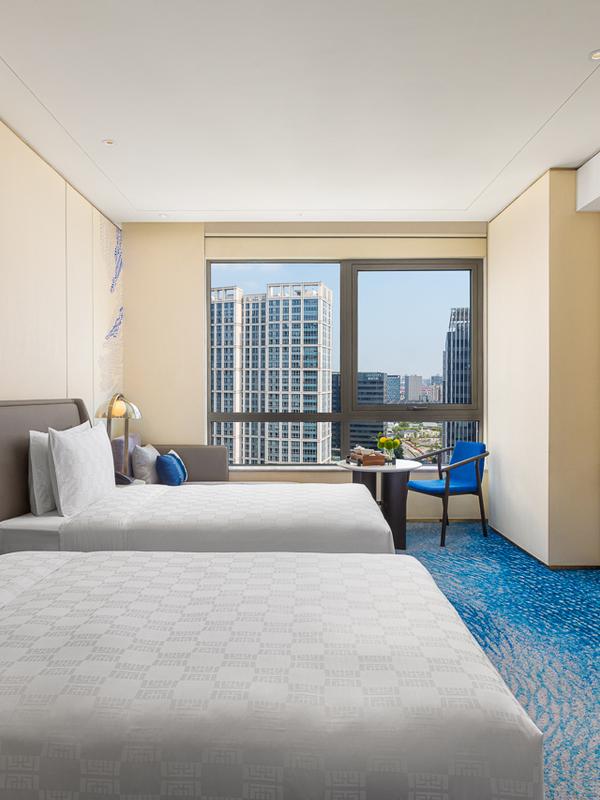 Hualuxe Shanghai Changfeng Park by IHG 