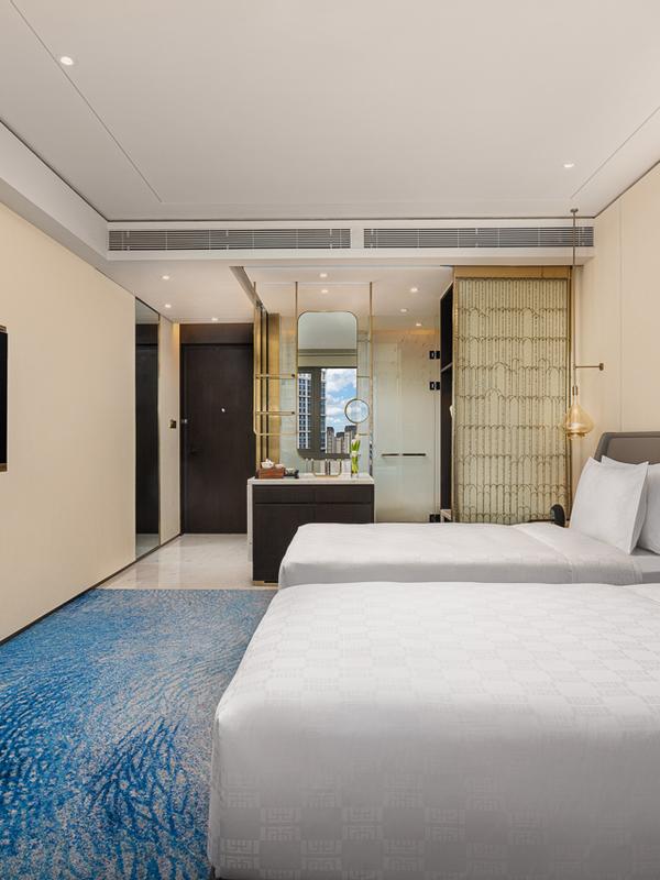 Hualuxe Shanghai Changfeng Park by IHG 