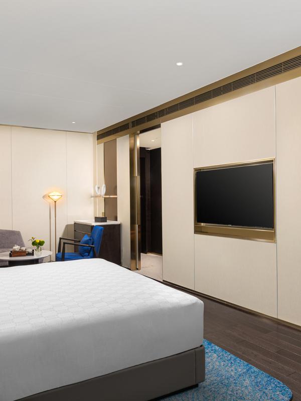 Hualuxe Shanghai Changfeng Park by IHG 