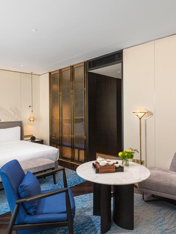 Hualuxe Shanghai Changfeng Park by IHG 