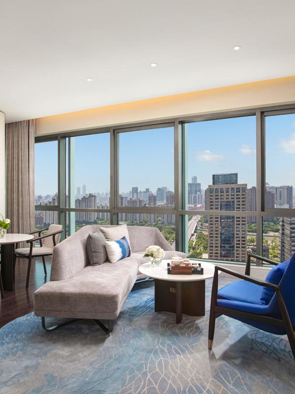 Hualuxe Shanghai Changfeng Park by IHG 