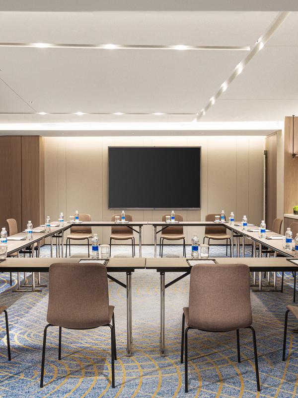 Hualuxe Shanghai Changfeng Park by IHG 