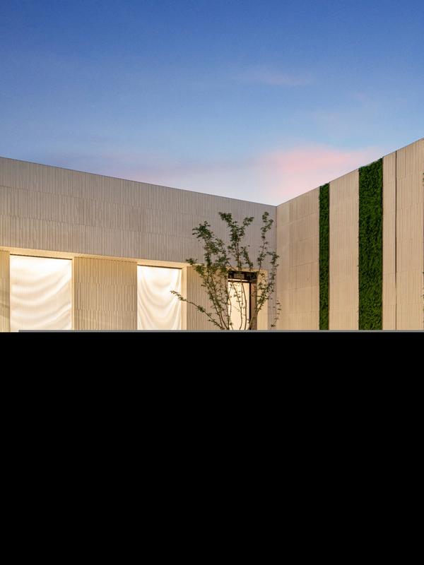 Hualuxe Shanghai Changfeng Park by IHG 