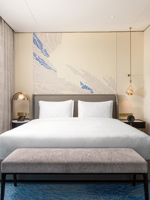 Hualuxe Shanghai Changfeng Park by IHG 