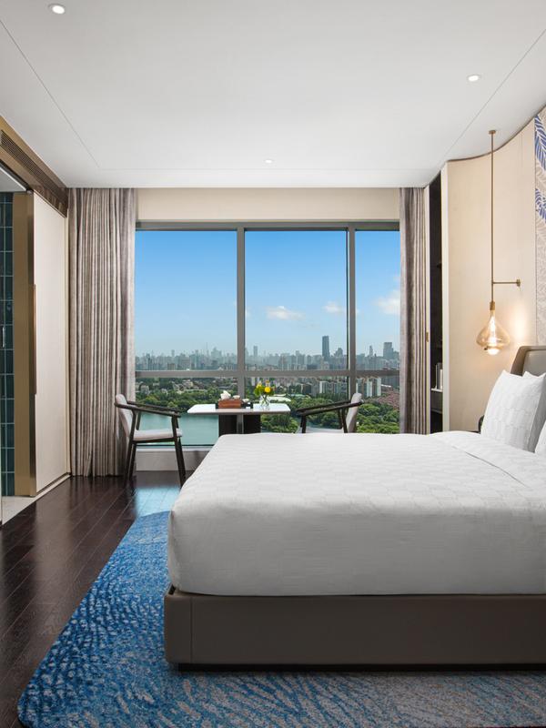 Hualuxe Shanghai Changfeng Park by IHG 