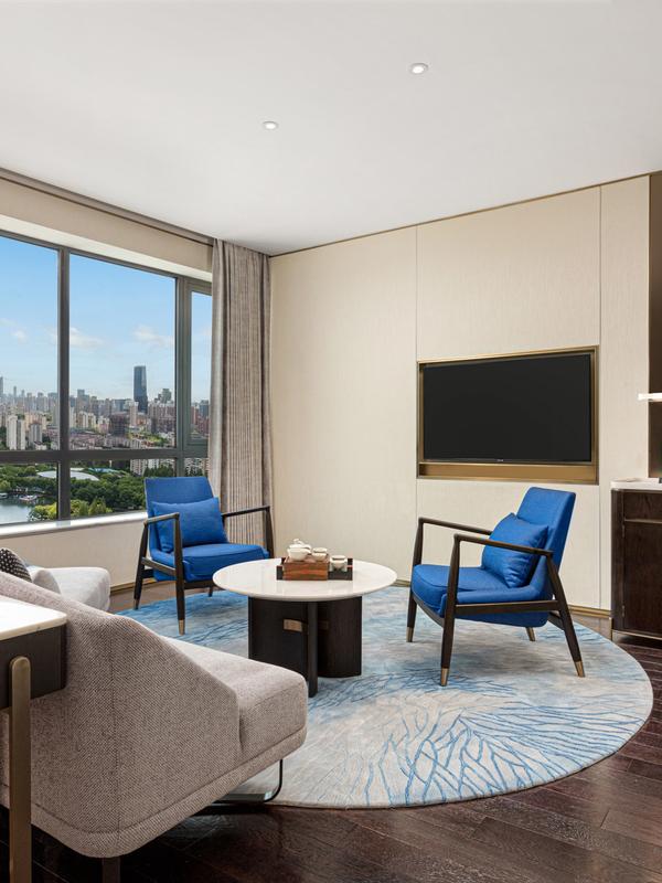 Hualuxe Shanghai Changfeng Park by IHG 