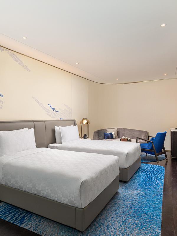 Hualuxe Shanghai Changfeng Park by IHG 