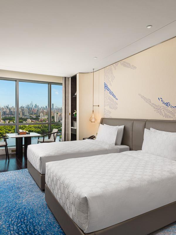 Hualuxe Shanghai Changfeng Park by IHG 