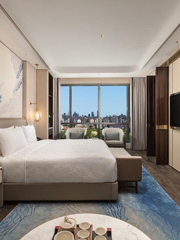 Hualuxe Shanghai Changfeng Park by IHG 