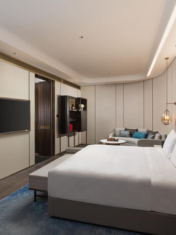 Hualuxe Shanghai Changfeng Park by IHG 