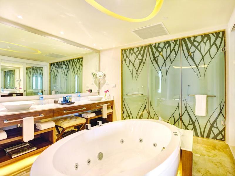 Hideaway at Royalton Riviera Cancun
