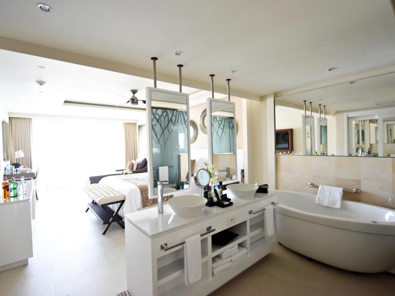 Hideaway at Royalton Riviera Cancun