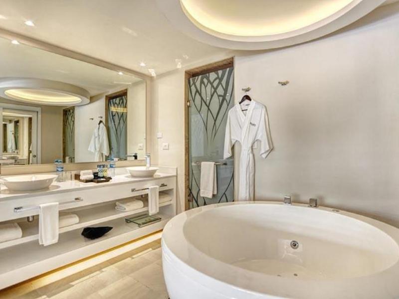 Hideaway at Royalton Riviera Cancun