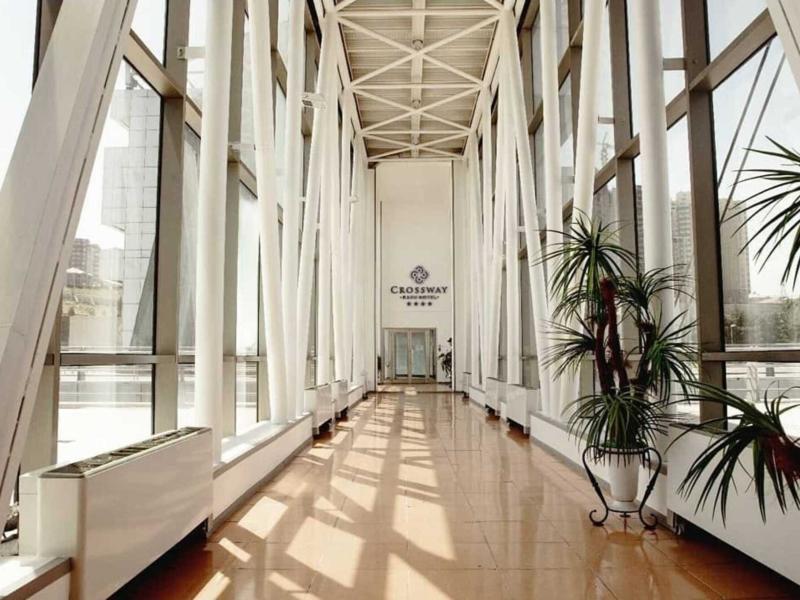 Crossway Hotel