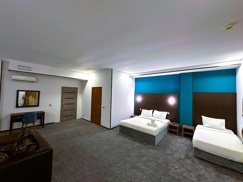 Crossway Hotel