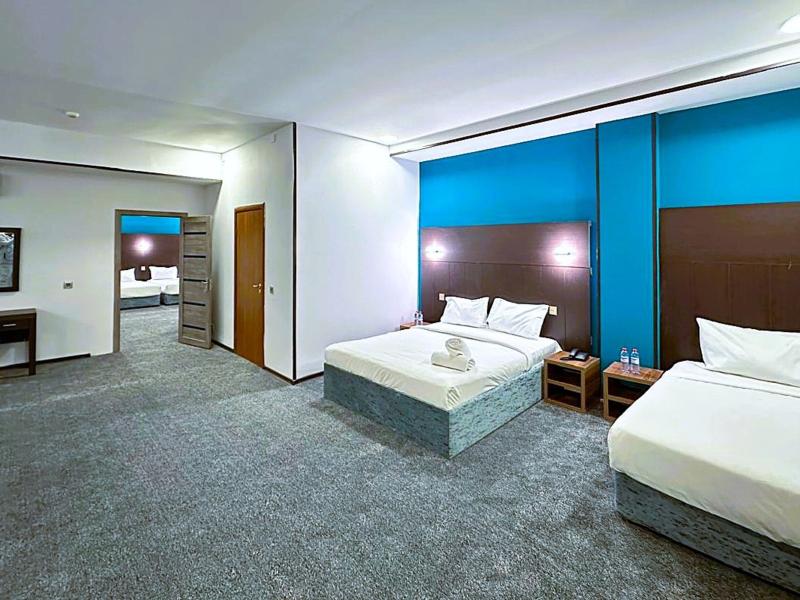 Crossway Hotel