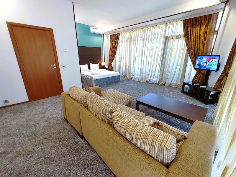 Crossway Hotel