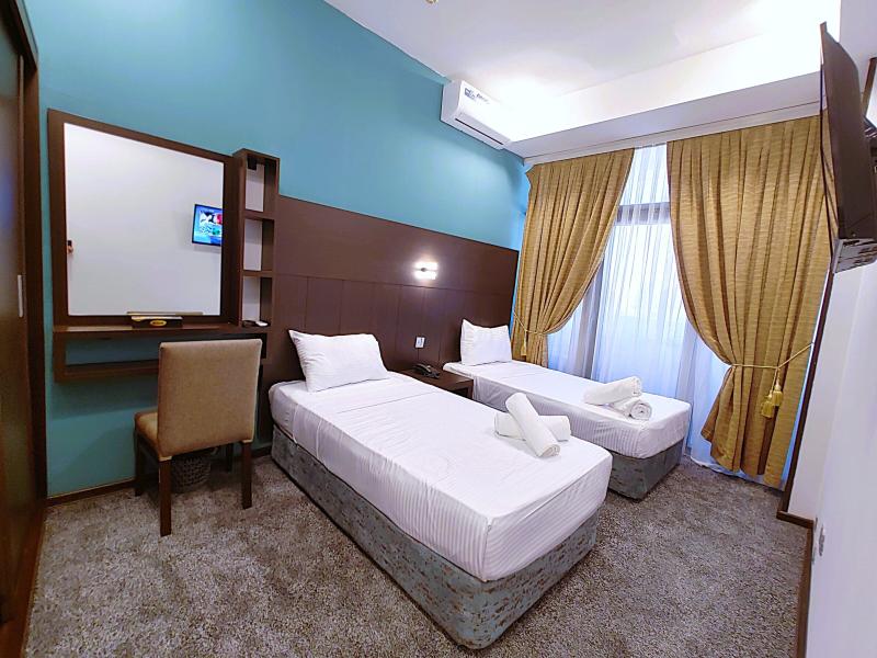 Crossway Hotel