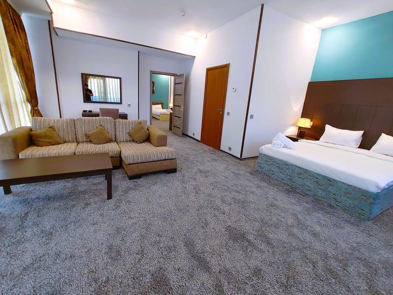 Crossway Hotel