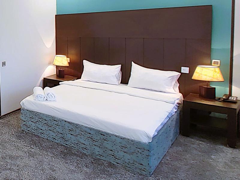 Crossway Hotel
