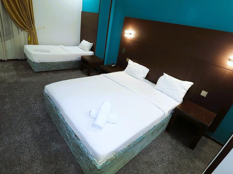 Crossway Hotel