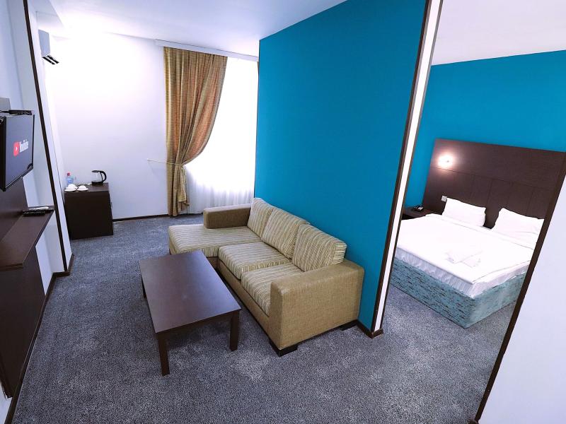 Crossway Hotel