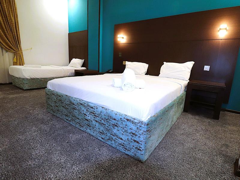 Crossway Hotel